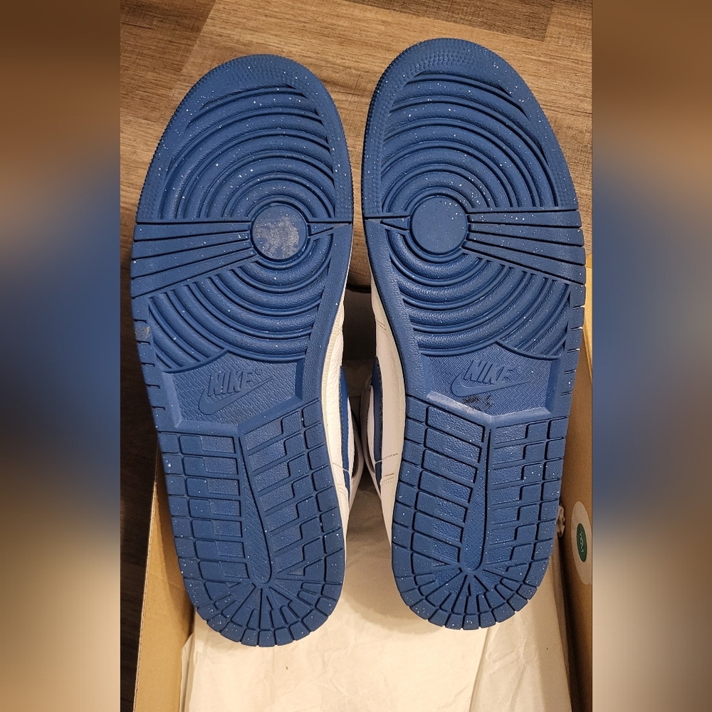 Jordan 1 Mid SE in White and Blue - Picture 3 of 4